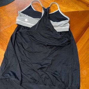 Lululemon tank top with built in bra